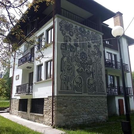 Чичо Томовата Колиба Hotel Tryavna Exterior foto