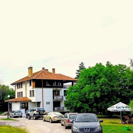 Чичо Томовата Колиба Hotel Tryavna Exterior foto